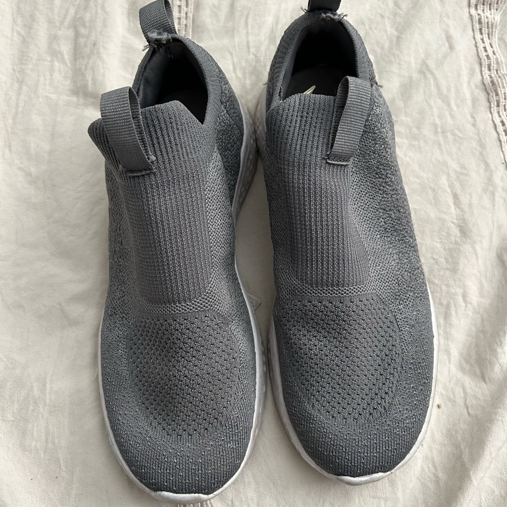 ATHLETIC SLIP ON SHOES - SIZE 6.5 - SUPER COMFY